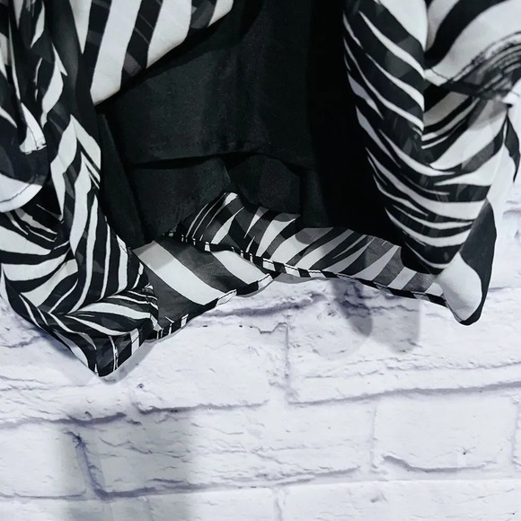 Worthington Zebra Print Fringe Short Sleeve Shirt Flowy Black White Medium - Picture 8 of 11